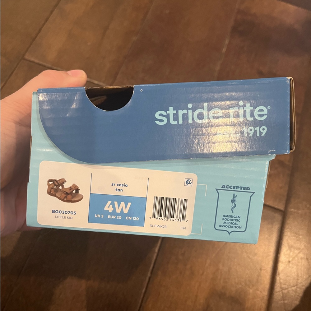 Stride Rite Toddler Sz 4 Sandals with Bow - Picture 2 of 4